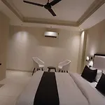 Hotel Oxford King Embassy And Airport Drop Free