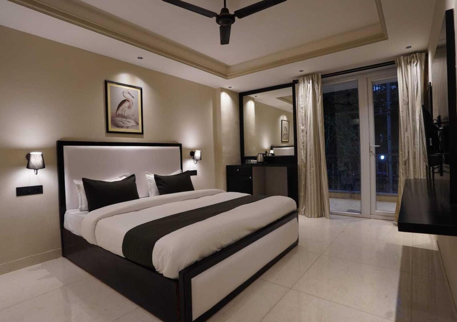 Oxford King Embassy And Airport Drop Free New Delhi