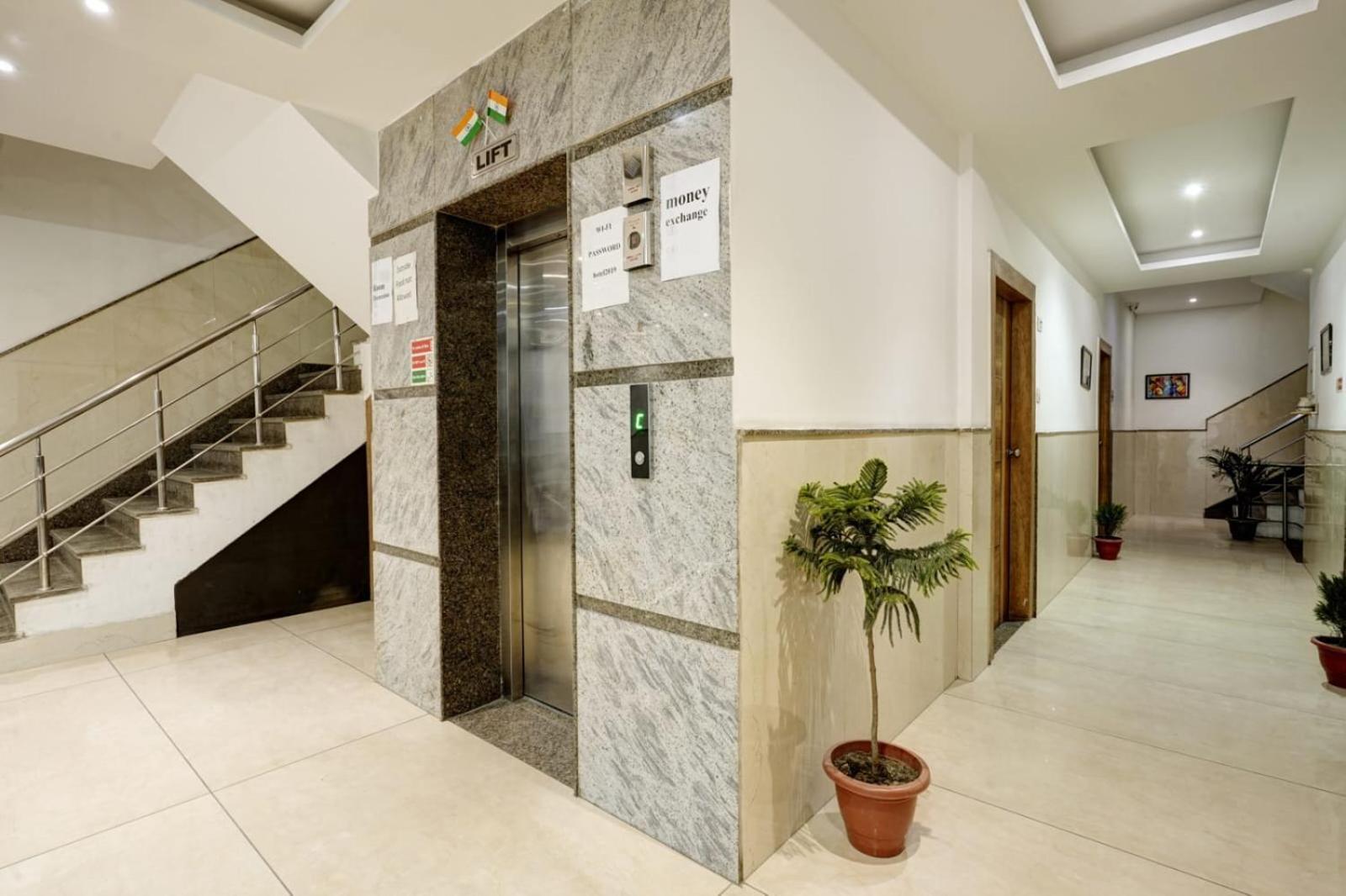 Oxford King Embassy And Airport Drop Free Hotel