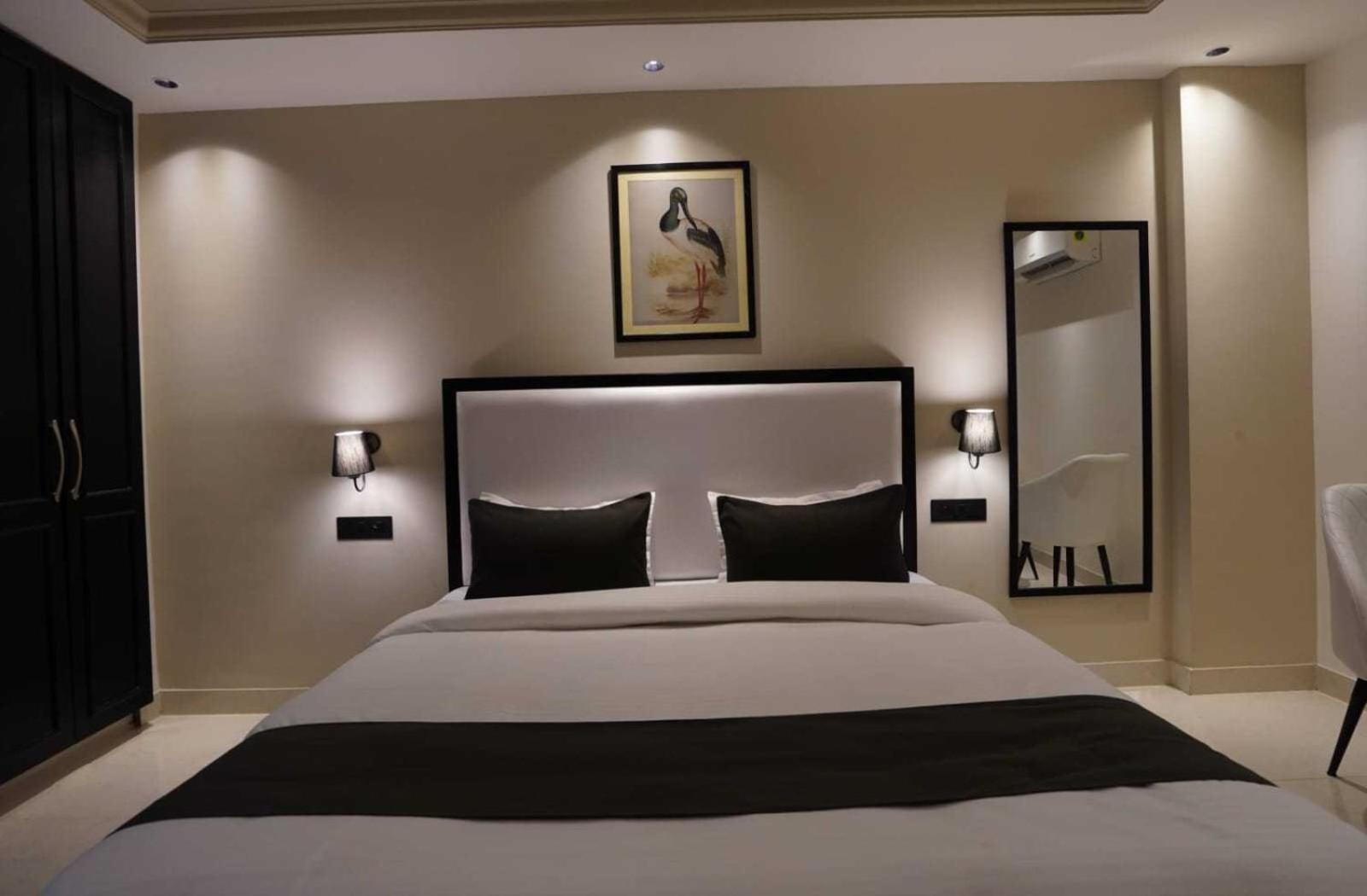 Oxford King Embassy And Airport Drop Free New Delhi